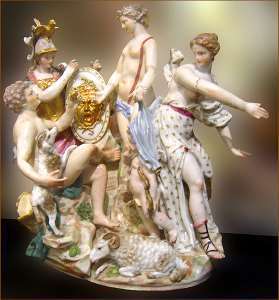Esempio di porcellana rococò italiana conservato ai Musei Capitolini di Roma - immagine rilasciata sotto licenza Creative Commons Attribution-Share Alike 3.0 Unported, fonte Wikimedia Commons, utente Tetraktys