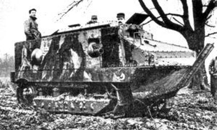 Carro armato francese Schneider CA1 M16 Mark I (male) - Immagine in pubblico dominio, fonte Wikipedia