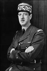 Il generale Charles De Gaulle durante la Seconda Guerra Mondiale, immagine in pubblico dominio, fonte Wikimedia Commons, utente Rama