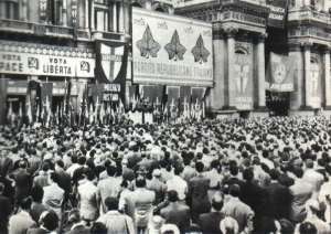 La partecipazione popolare alla campagna elettorale del 1948 fu molto elevata, sia per la Democrazia Cristiana sia per il Partito Comunista - Immagine in pubblico dominio, fonte Wikimedia Commons, utente Londinese