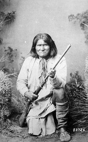 Geronimo, immagine utilizzata per uso di critica o di discussione ex articolo 70 comma 1 della legge 22 aprile 1941 n. 633