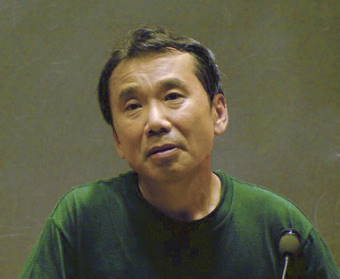 L'autore Murakami Haruki, regia di Akira Kurosawa - Immagine utilizzata per uso di critica o di discussione ex articolo 70 comma 1 della legge 22 aprile 1941 n. 633, fonte Internet