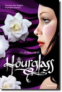 Hourglass, opera horror della scrittrice Claudia Gray