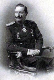 Il Kaiser Guglielmo II. La sua amicizia personale con Francesco Giuseppe influenzò notevolmente i rapporti politici tra Germania e Austria-Ungheria. Immagine in pubblico dominio, fonte Wikipedia)