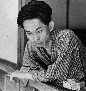 Yasunari Kawabata, autore giapponese Premio Nobel per la letteratura nel 1968 - Immagine in pubblico dominio, fonte Wikimedia Commons, utente Materialscientist