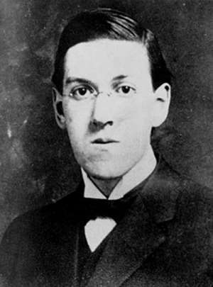 Howard Phillips Lovecraft nel 1915, immagine in pubblico dominio, fonte Wikimedia Commons, utente Darwinius