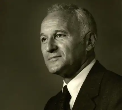 Sidney Gottlieb - Immagine in pubblico dominio, donte Wikimedia Commons, utente JayCubby