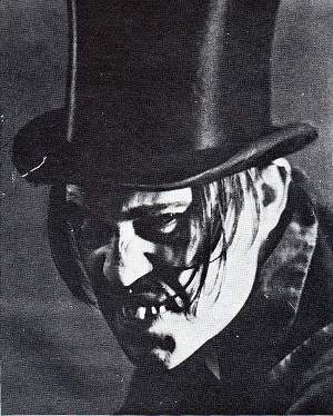 L'attore James Norval in una rappresentazione di Mr. Hyde - Immagine in pubblico dominio, fonte Wikimedia Commons, utente Anrie