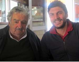 L'anziano presidente uruguaiano José Mujica, a sinistra, in compagnia di Frank Iodice