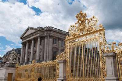 Le porte dorate della reggia di Versailles - immagine rilasciata sotto Creative Commons Attribution 2.0 Generic, fonte Wikimedia Commons, utente Magnus Manske