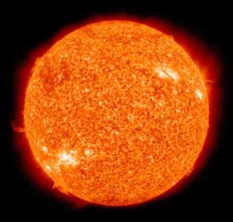 Il nostro Sole visto da vicino - Immagine in pubblico dominio. fonte Wikimedia Commons, utente Jaharwell
