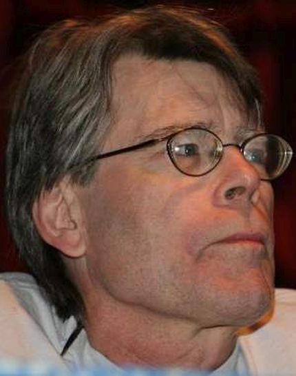 Stephen King - Immagine rilasciata sotto licenza  Creative Commons Attribution 2.0 Generic, fonte Wikimedia Commons, utente GeeJo